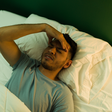 Malaysia’s Humid Weather Is Destroying Your Sleep. Here’s the Fabric Experts Actually Recommend.