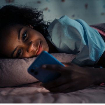 Digital Detox at Night: Why Your Phone is Destroying Your Sleep & Focus