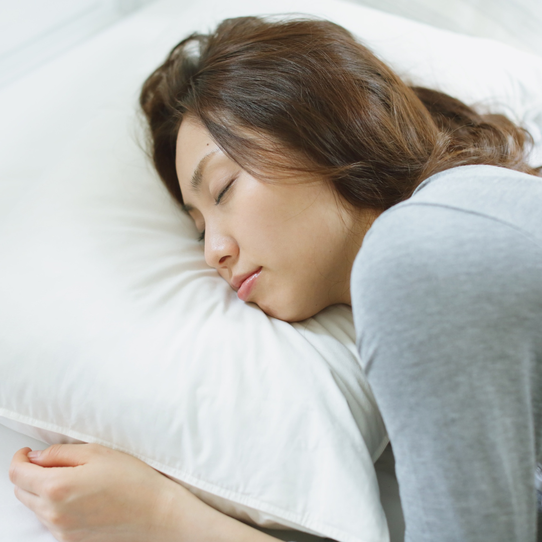 Why Egyptian Cotton Helps Oily Skin Stay Balanced at Night