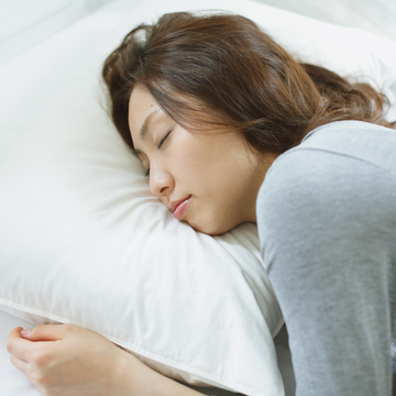 Why Egyptian Cotton Helps Oily Skin Stay Balanced at Night