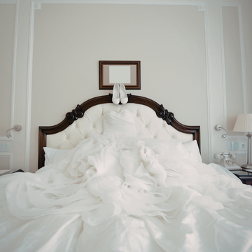 Why High-Income Homes Don’t Buy Cheap Bedsheets (And What They Buy Instead)